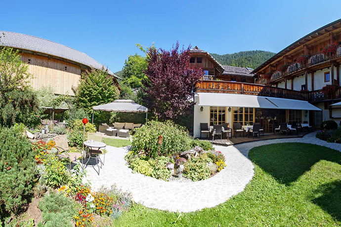 Hotel Gasthof Weissensee Kärnten Naturperle am Fusse der Gailtaler Alpen Hotel Gasthof Weissensee Kärnten Naturperle am Fusse der Gailtaler Alpen